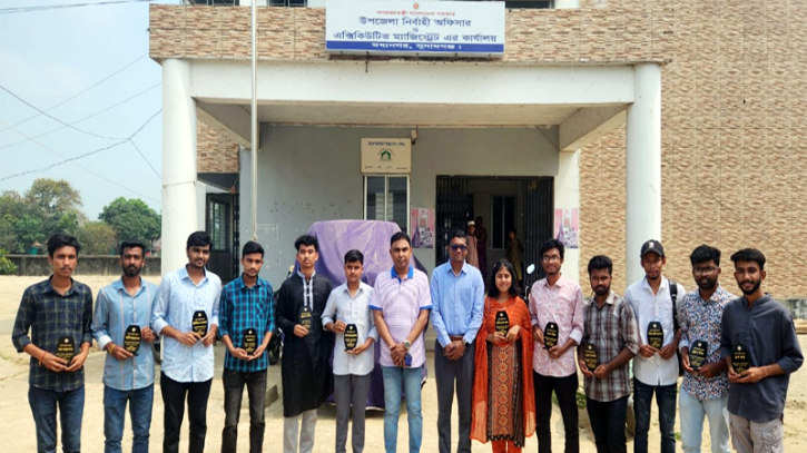 মধ্যনগরে কৃতি শিক্ষার্থীদের সংবর্ধনা প্রদান