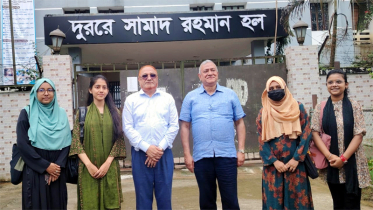 সিকৃবি ভিসি’র সাথে পিতা-মাতার নামের হল পরিদর্শন করলেন নাসের রহমান
