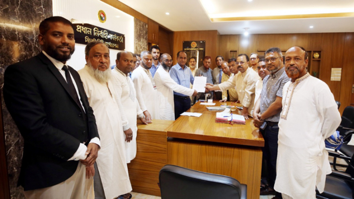 জেলা প্রশাসক, সিসিক ও সড়ক বিভাগে স্মারকলিপি প্রদান