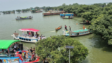 ঈদের ছুটিতে পর্যটকে মুখর টাঙ্গুয়ার হাওর