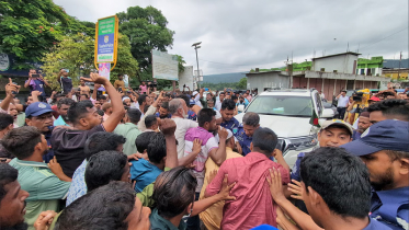 সিলেটে দুই উপদেষ্টার গাড়ি আটকে বিক্ষোভ, ১৫৯ জনের বিরুদ্ধে মামলা