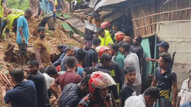 সিলেটের গোলাপগঞ্জে টিলাধসে একই  পরিবারের ৪ জনের মর্মান্তিক মৃত্যু