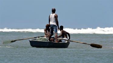 সাগরে মাছ ধরায় ৫৮ দিনের নিষেধাজ্ঞা