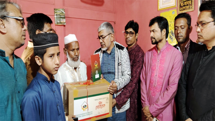 গোলাপগঞ্জ-বিয়ানীবাজারে জেডআরএফ ১১ শহীদ পরিবারকে ঈদ উপহার দিয়েছে