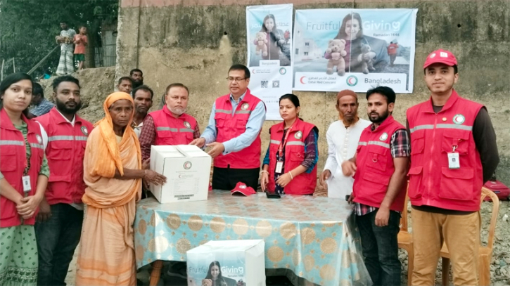 শাল্লায় রেড ক্রিসেন্টের ফুড প্যাকেজ বিতরণ 