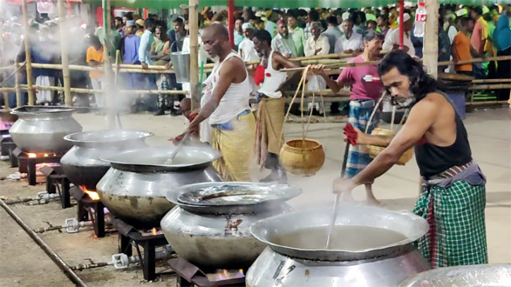আখেরী মোনাজাতের মধ্যে দিয়ে শেষ হলো শাহজালাল (রহ.) এর ওরস