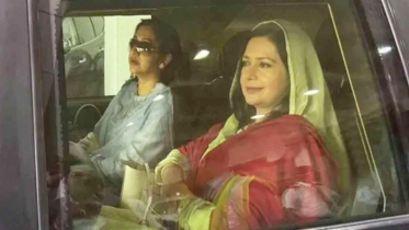 ১৭ বছর পর দেশে ফিরলেন জোবাইদা রহমান