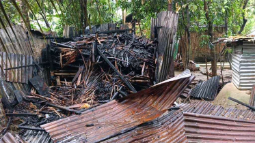 ফেসবুকে মাদকবিরোধী পোস্ট, কলেজছাত্রীর ঘরে আগুন দেয়ার অভিযোগ