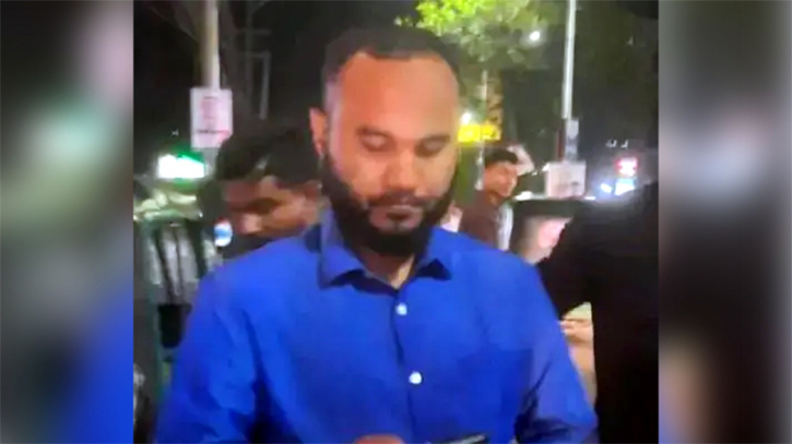 শাবি শিক্ষকের ওপর হামলাকারী যুবক আটক