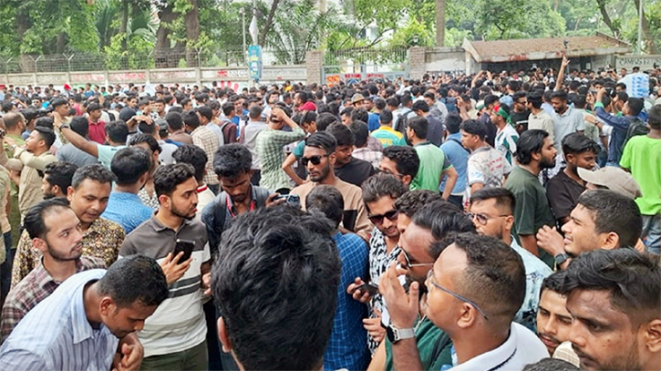 সাম্য হত্যায় উত্তাল ঢাবি, ভিসি-প্রক্টরের পদত্যাগ দাবি