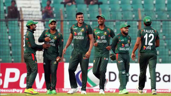 টি-টোয়েন্টি দলে ফিরলেন শান্ত-হৃদয়, বাদ মিরাজ-তাসকিন
