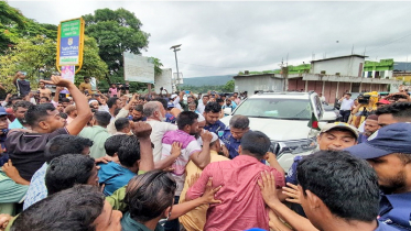 জাফলংয়ে দুই উপদেষ্টার গাড়ীবহর আটকে বিক্ষোভ, ছাত্রদল ও যুবদলের চার নেতা কারাগারে